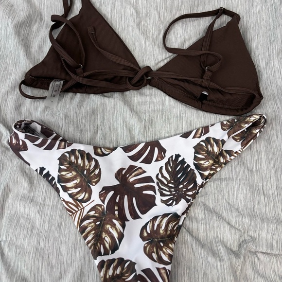 🦋 Closet Clear Out 🦋 Accepting all offers - FCFS! - Picture 2 of 7